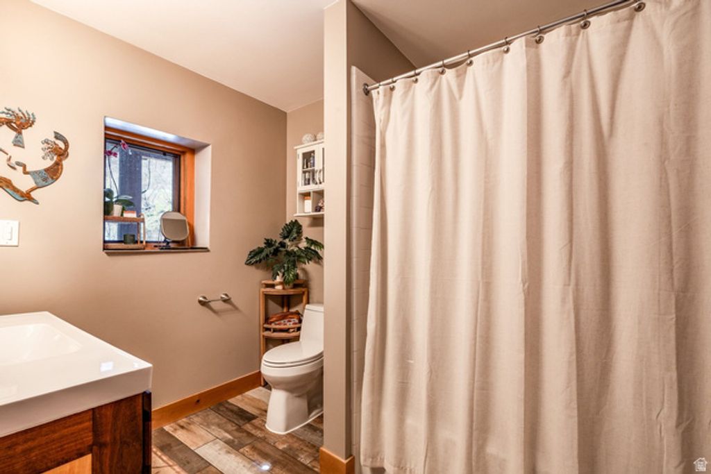 Image 19 of property listing at 6298 E LEFTHAND FORK LN, Emigration Canyon, UT 84108