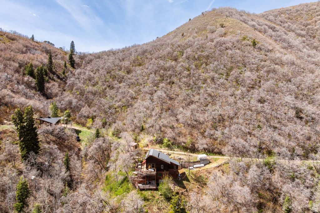 Image 29 of property listing at 6298 E LEFTHAND FORK LN, Emigration Canyon, UT 84108