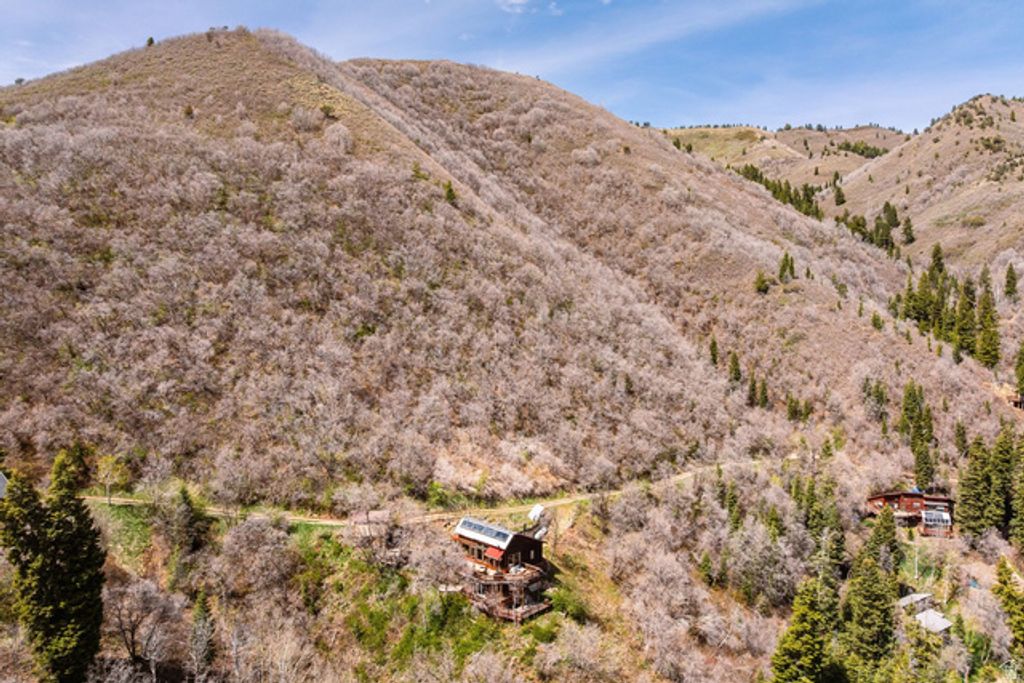 Image 30 of property listing at 6298 E LEFTHAND FORK LN, Emigration Canyon, UT 84108