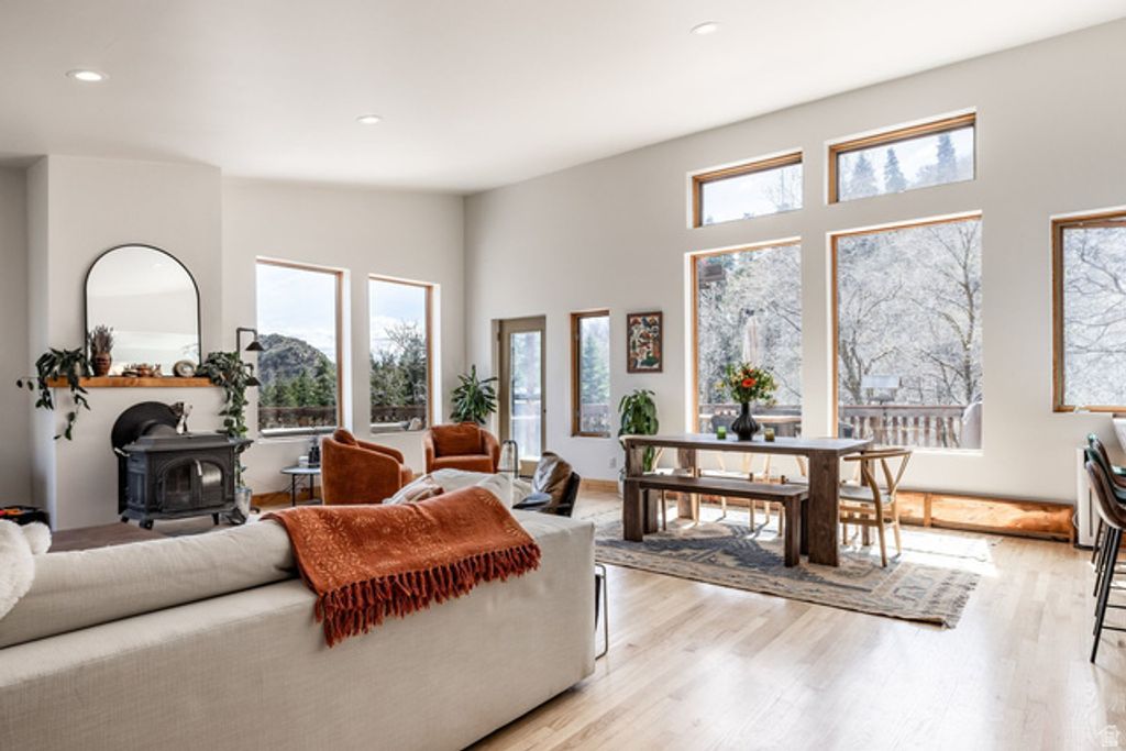 Image 4 of property listing at 6298 E LEFTHAND FORK LN, Emigration Canyon, UT 84108