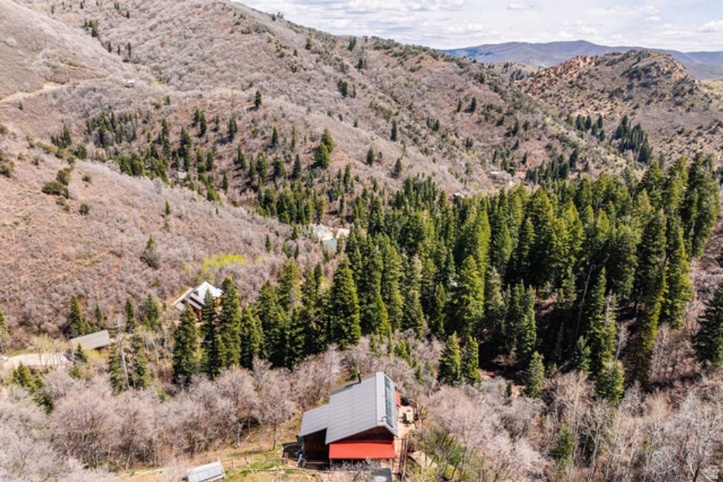 Image 32 of property listing at 6298 E LEFTHAND FORK LN, Emigration Canyon, UT 84108