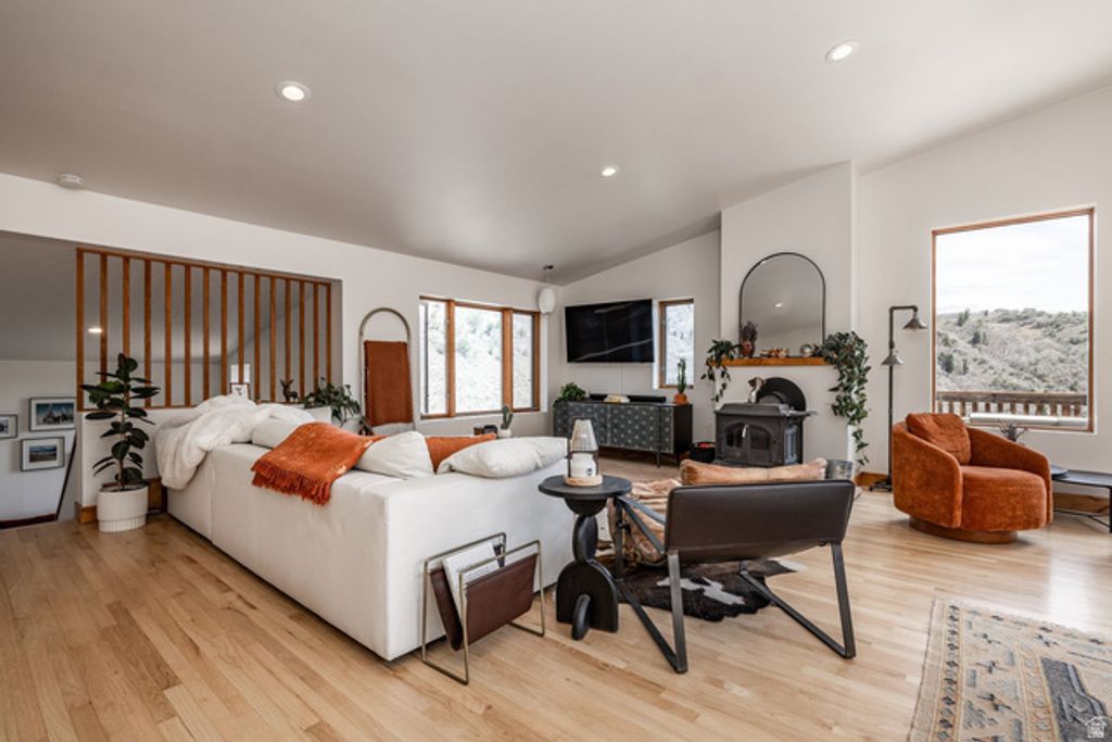 Image 8 of property listing at 6298 E LEFTHAND FORK LN, Emigration Canyon, UT 84108