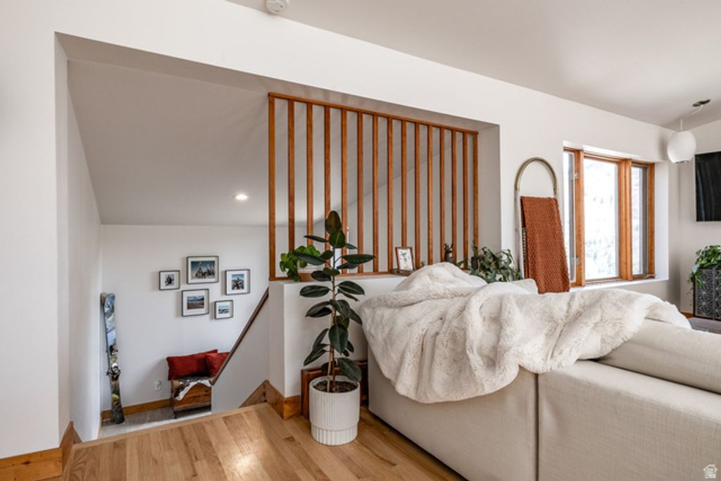 Image 9 of property listing at 6298 E LEFTHAND FORK LN, Emigration Canyon, UT 84108