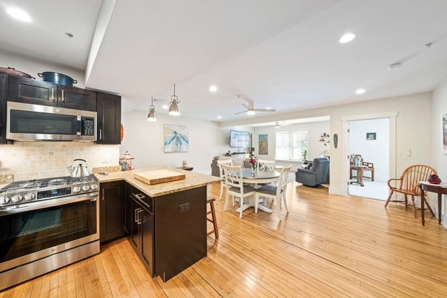 76 Court St 4, Plymouth, MA 02360