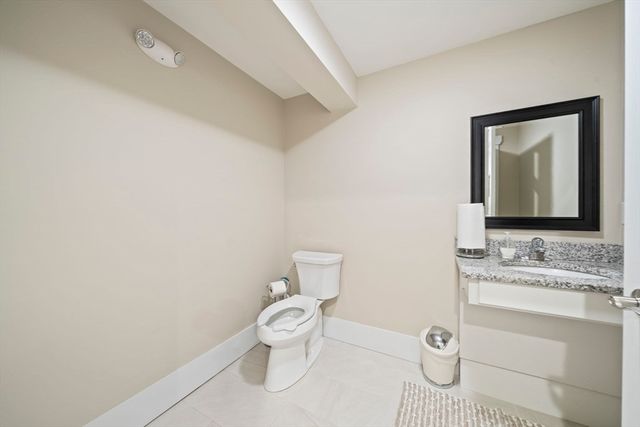 76 Court St 4, Plymouth, MA 02360