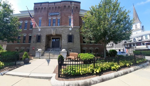 76 Court St 4, Plymouth, MA 02360