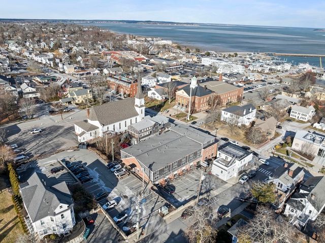 76 Court St 4, Plymouth, MA 02360