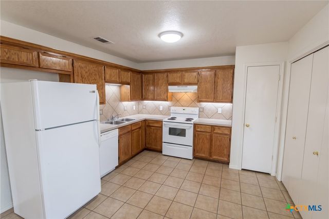 2915 Sunflower Trail b, Copperas Cove, TX 76522