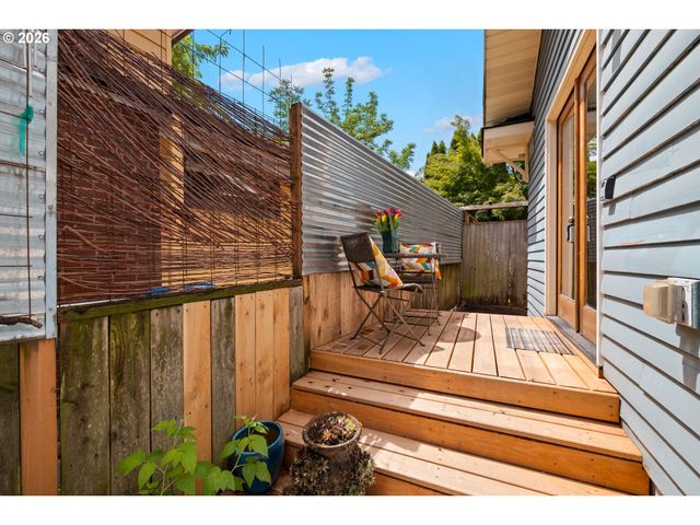 4246 Ne HOYT St, Portland, OR 97213