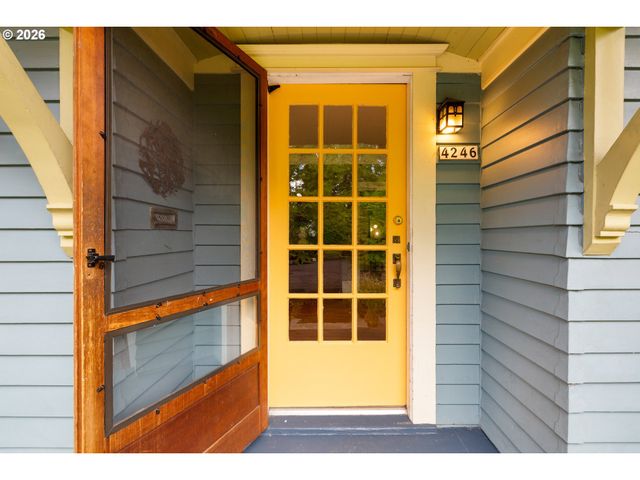 4246 Ne HOYT St, Portland, OR 97213
