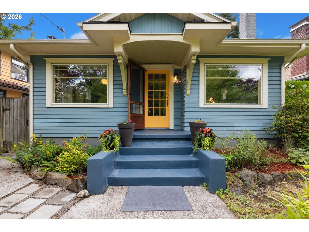4246 Ne HOYT St, Portland, OR 97213