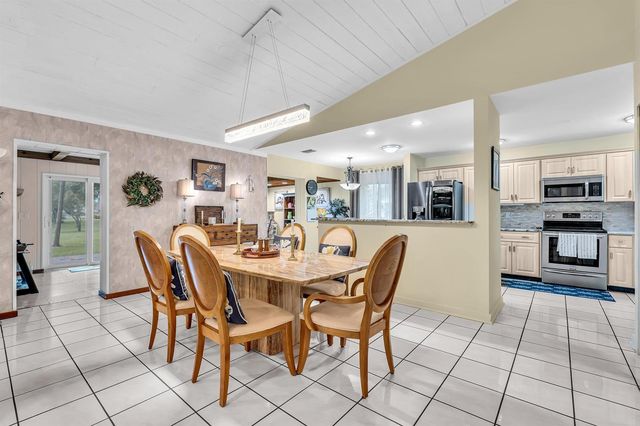 5572 Sugar Mill Court, Delray Beach, FL 33484