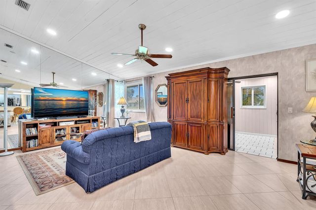 5572 Sugar Mill Court, Delray Beach, FL 33484