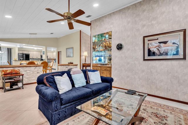 5572 Sugar Mill Court, Delray Beach, FL 33484