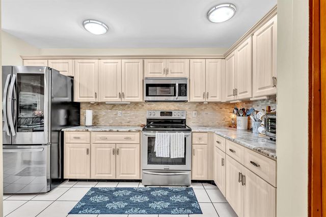 5572 Sugar Mill Court, Delray Beach, FL 33484