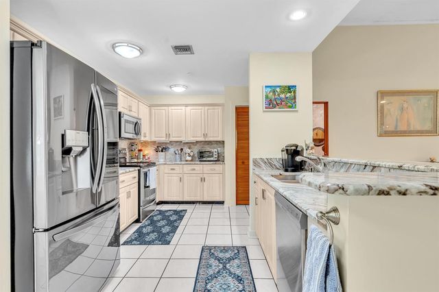 5572 Sugar Mill Court, Delray Beach, FL 33484