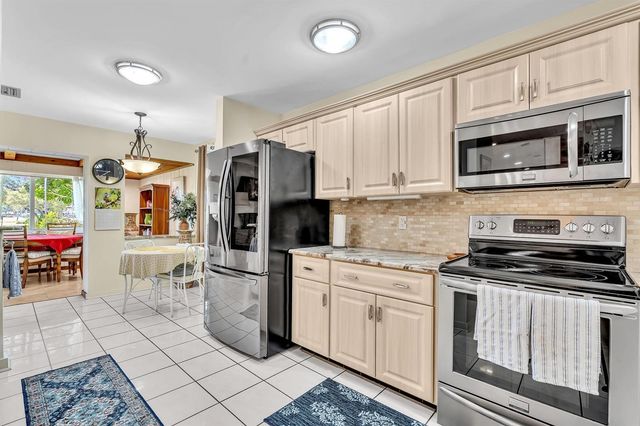 5572 Sugar Mill Court, Delray Beach, FL 33484