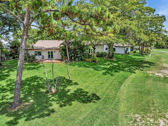5572 Sugar Mill Court, Delray Beach, FL 33484