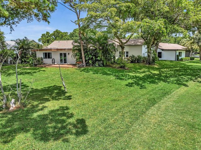 5572 Sugar Mill Court, Delray Beach, FL 33484