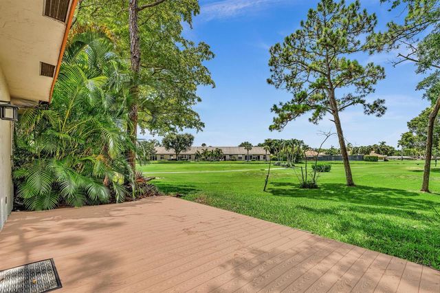 5572 Sugar Mill Court, Delray Beach, FL 33484