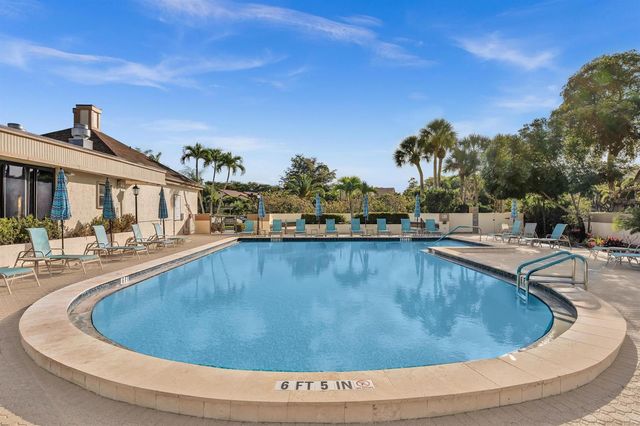 5572 Sugar Mill Court, Delray Beach, FL 33484