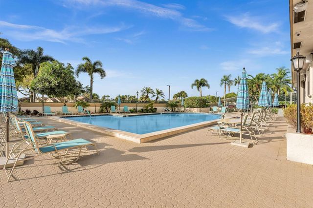 5572 Sugar Mill Court, Delray Beach, FL 33484