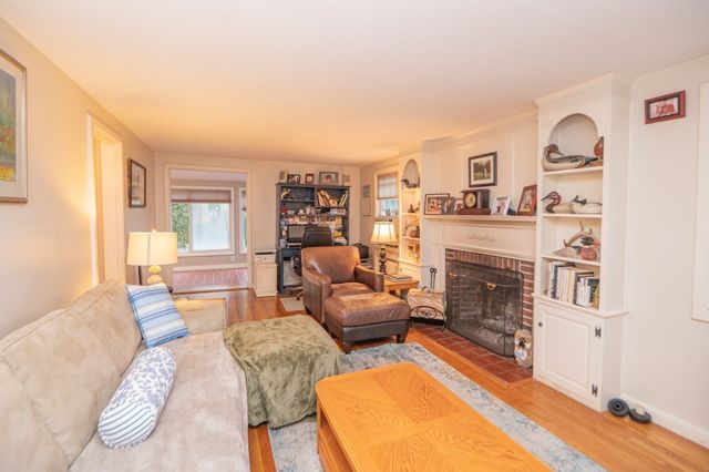 41 Plymouth Ave, Swampscott, MA 01907