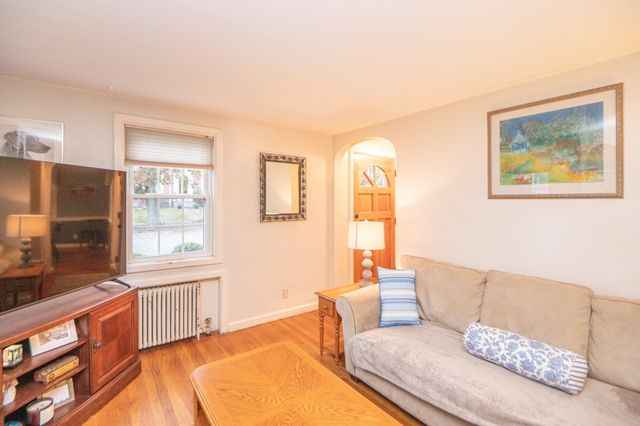 41 Plymouth Ave, Swampscott, MA 01907