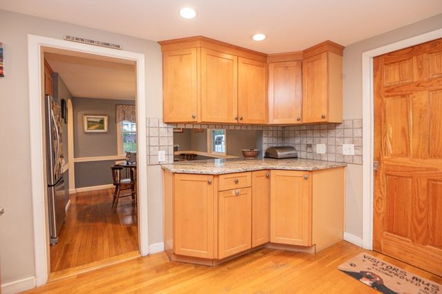41 Plymouth Ave, Swampscott, MA 01907