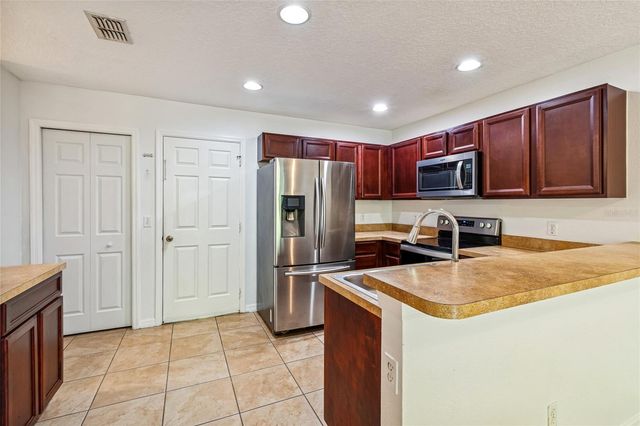 113 GLOWING PEACE LANE 97, Orlando, FL 32824