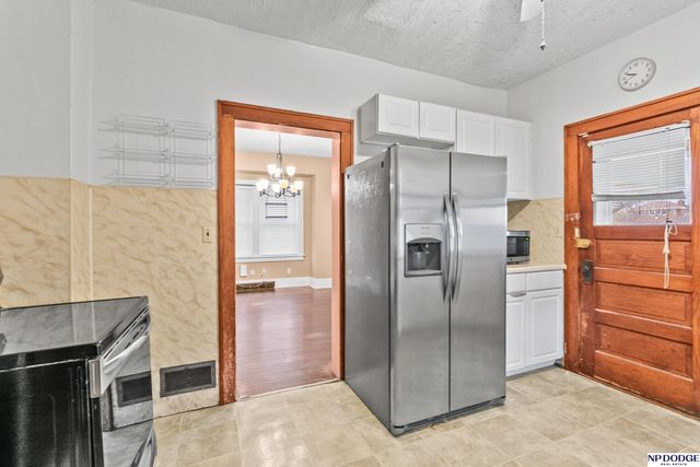 2218 S 42 Street, Omaha, NE 68105