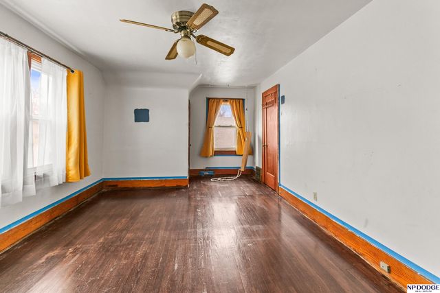 2218 S 42 Street, Omaha, NE 68105