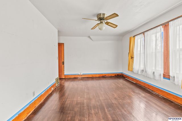 2218 S 42 Street, Omaha, NE 68105