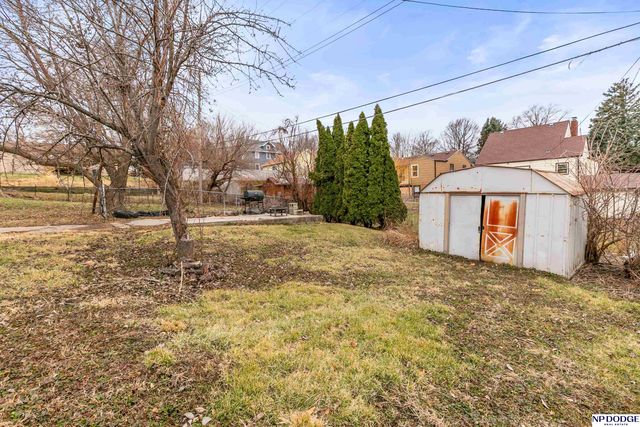 2218 S 42 Street, Omaha, NE 68105