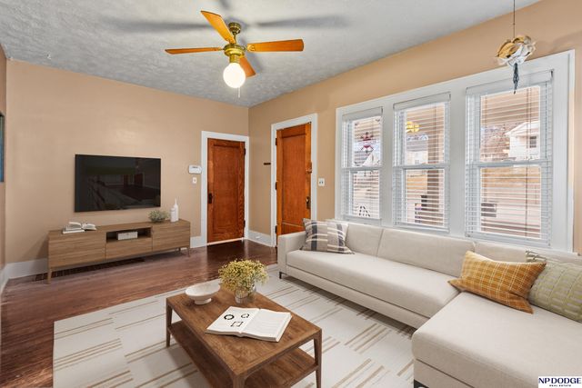 2218 S 42 Street, Omaha, NE 68105