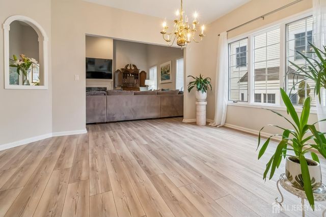 4 Trent Road, Monroe, NJ 08831