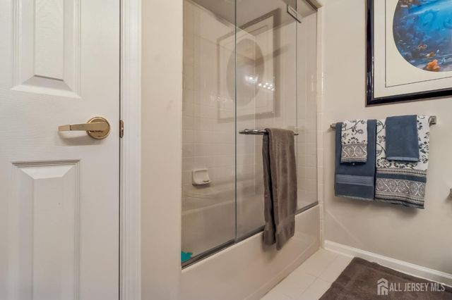 4 Trent Road, Monroe, NJ 08831