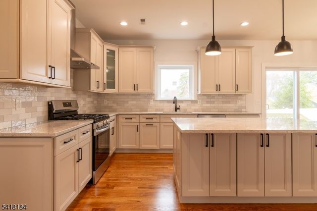 40 Avenue I, Monroe Twp., NJ 08831