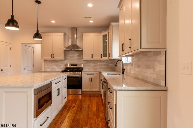 40 Avenue I, Monroe Twp., NJ 08831