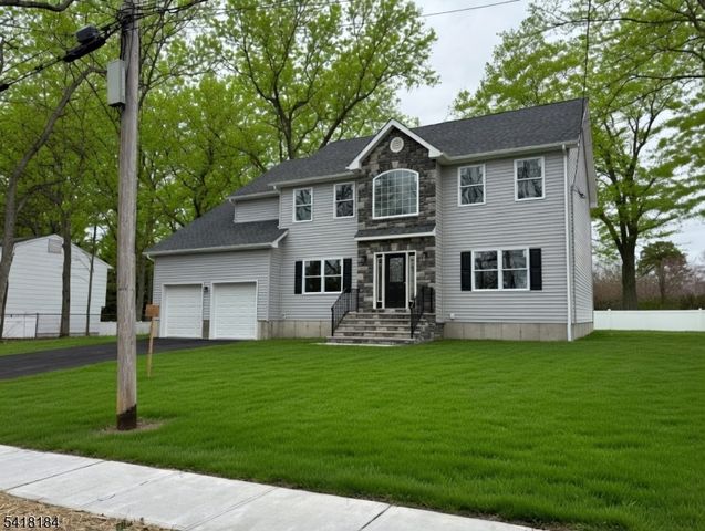 40 Avenue I, Monroe Twp., NJ 08831