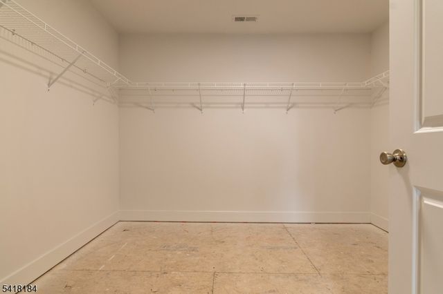 40 Avenue I, Monroe Twp., NJ 08831