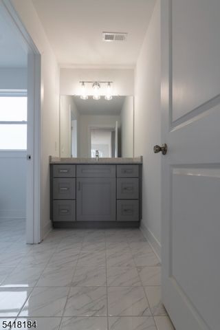 40 Avenue I, Monroe Twp., NJ 08831