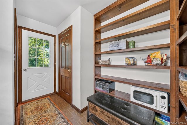 10 Washington Avenue, Sloatsburg, NY 10974
