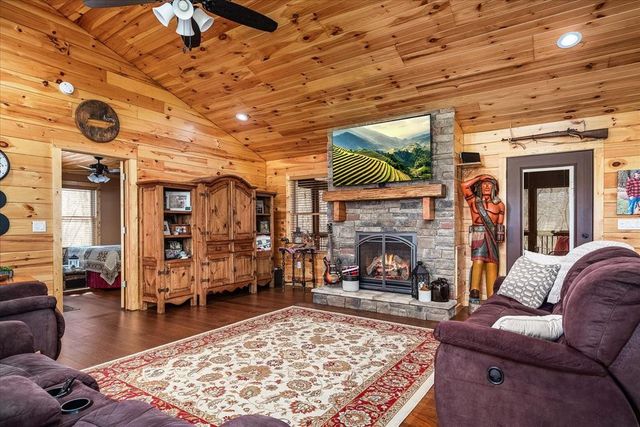 253 Hiawassee Ln, NW, Celina, TN 38551