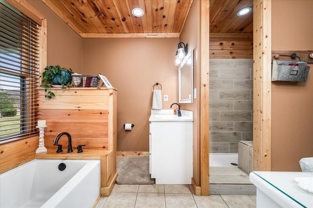 253 Hiawassee Ln, NW, Celina, TN 38551