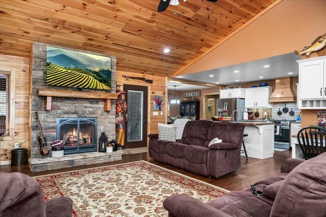 253 Hiawassee Ln, NW, Celina, TN 38551