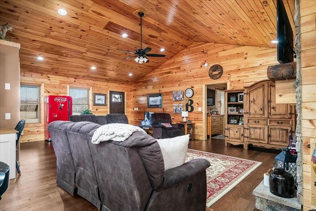 253 Hiawassee Ln, NW, Celina, TN 38551