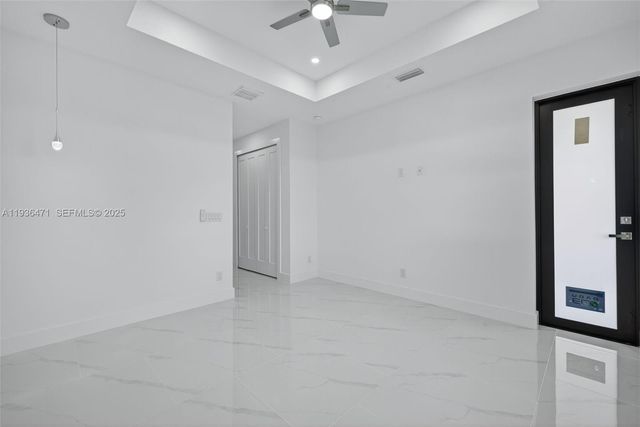 2325 NW 25 Lane, Cape Coral, FL 33993