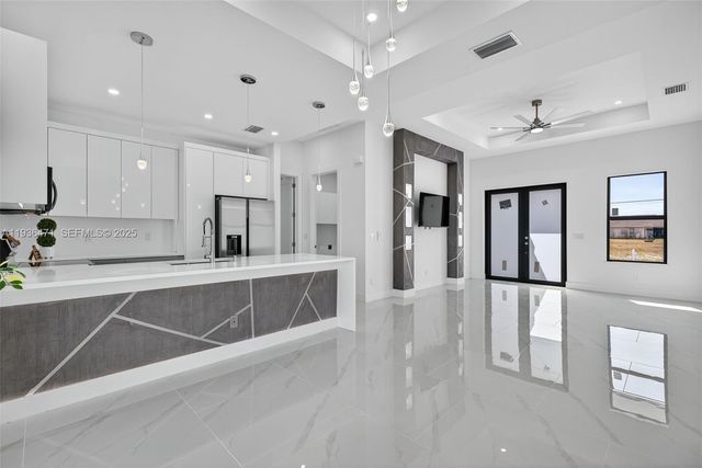 2325 NW 25 Lane, Cape Coral, FL 33993