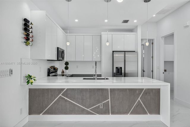 2325 NW 25 Lane, Cape Coral, FL 33993